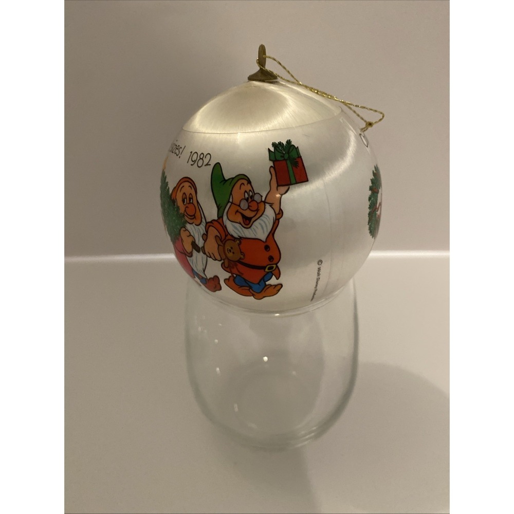 Vintage 1982 Walt Disney 7 Dwarfs Hallmark Christmas Ornament 3.5" - Picture 3 of 5